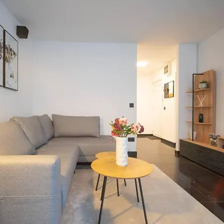Hesa- 4 Star Appartement *