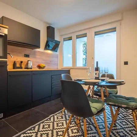 Hesa- 4 Star Rijeka